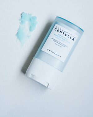 SKIN1004 Madagascar Centella Hyalu-Cica Silky-Fit Sun Stick